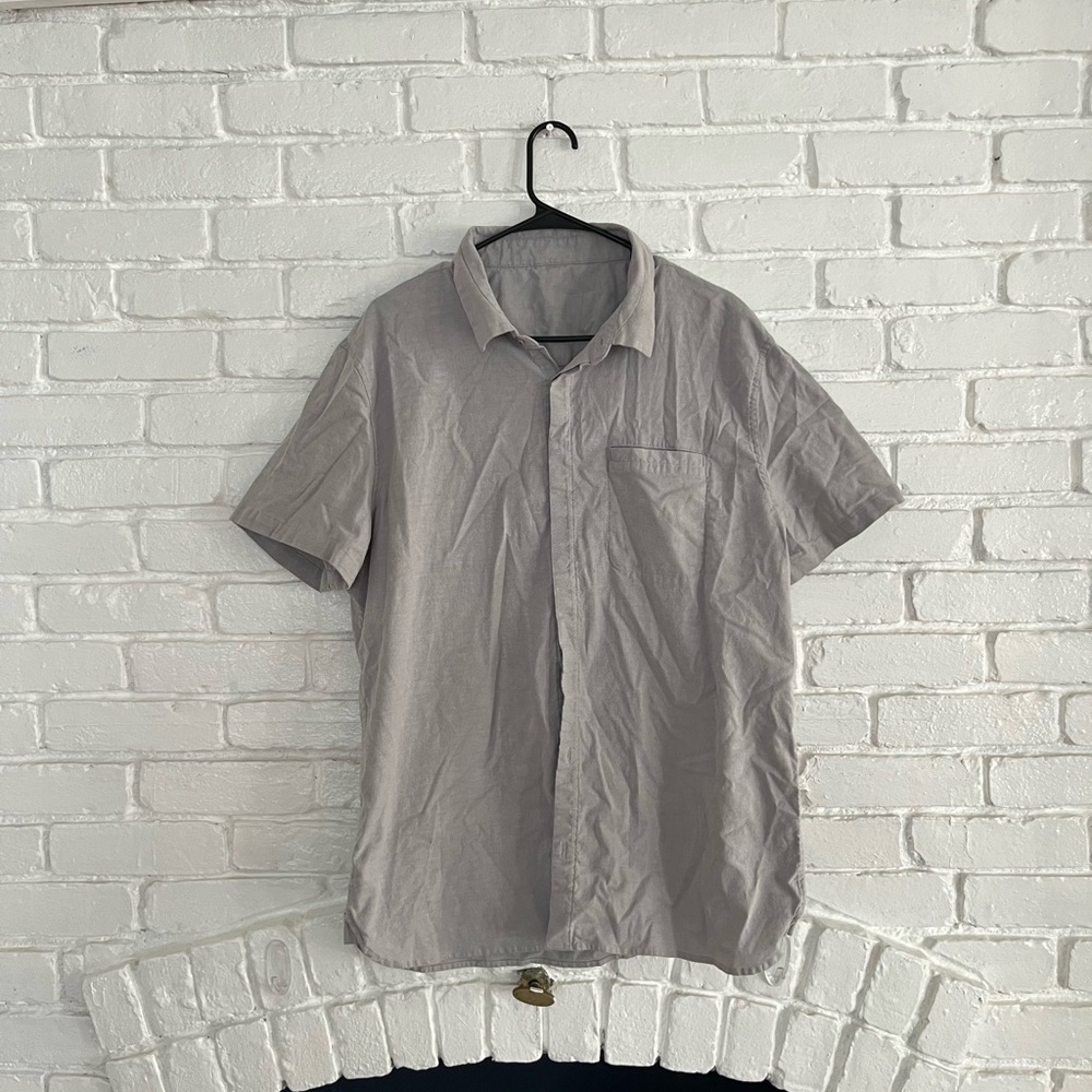 Mens Lululemon shirt no tag fits extra large